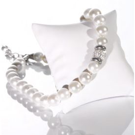 Victoria Ezüst színű fehér gyöngyös nyaklánc
